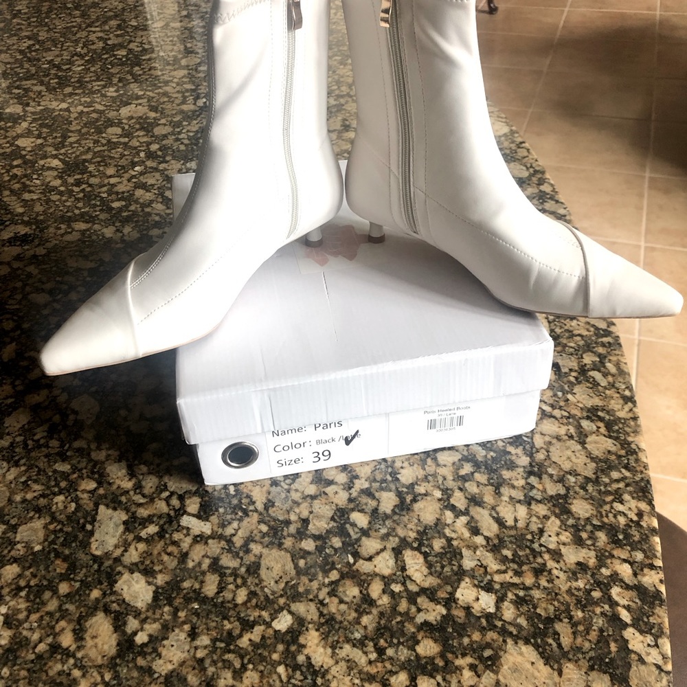 Paris Heeled White Boots in size 39 (EU) or 7.5-8 (US)